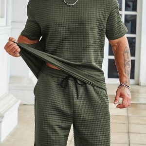 New Spring And Summer 2025 Men'S Outfit Featuring a Short-Sleeve T-Shirt with a Round Neck And Drop Shoulder Sleeves, Paired with Shorts in a Casual Solid Color. This Two-Piece Set Is Perfect for Summer Outings And Leisure Activities. - Player Fashions
